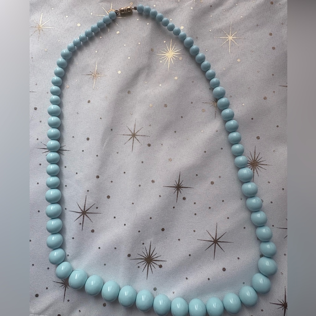 Vintage Les Bernard Light Blue Beaded Necklace 25$